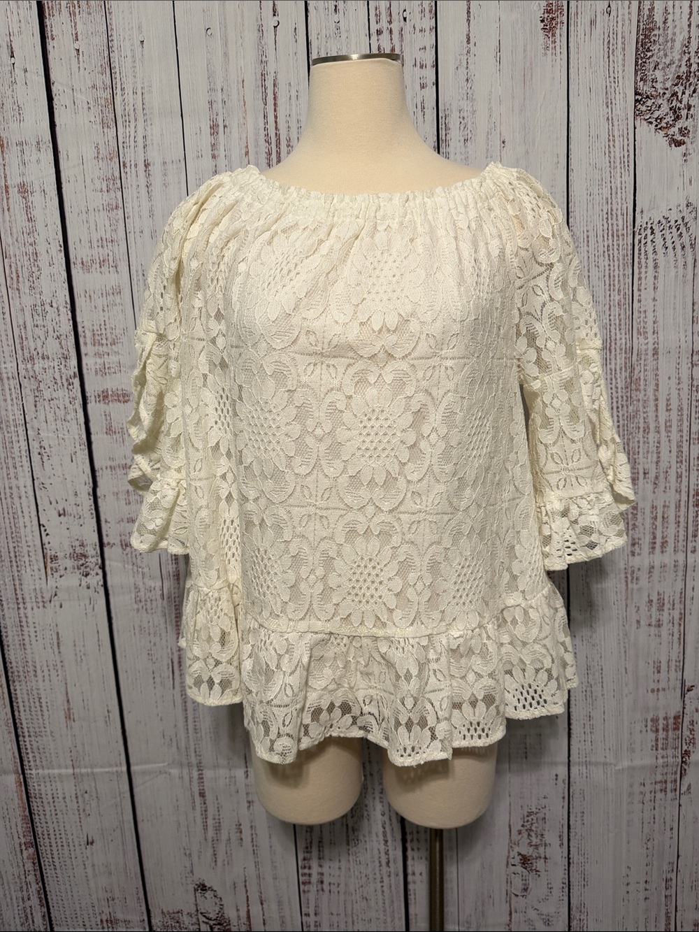 JODIFL Cream Floral Lace‎ Blouse
